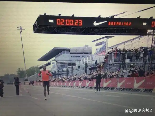 足球现役球员进球数排行_足坛进球数_历史足球运动员总进球数排名